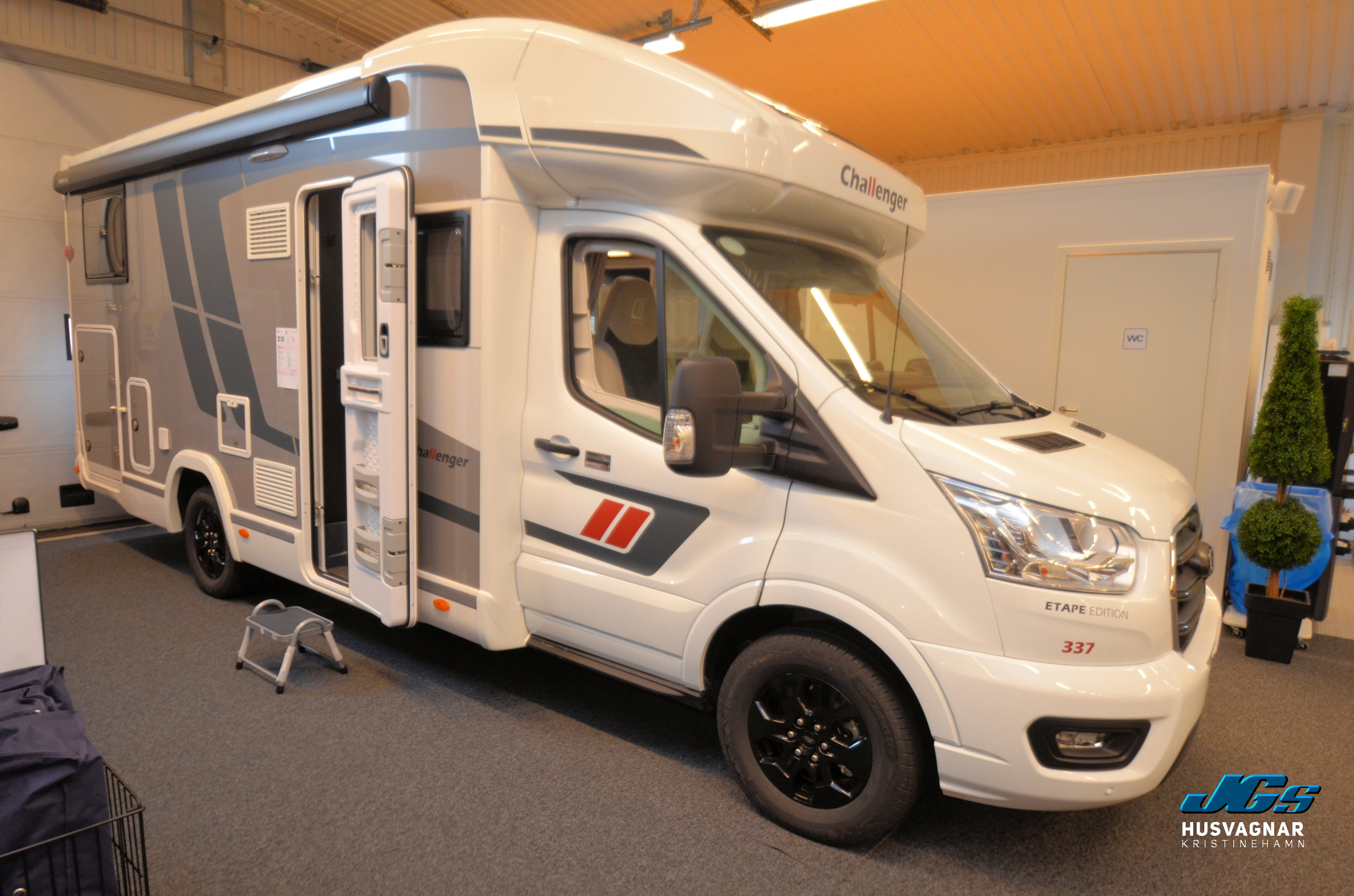 337 Etape Edition M25 - Ford Transit 2.0L 165 HK Automat